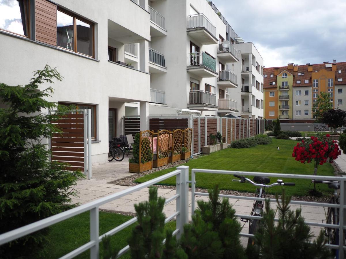 Swinoujscie Platan Patio 2- Berry Apartments Exterior foto